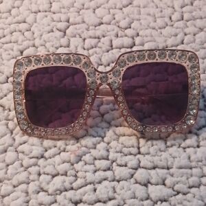 Elegant Crystal-Embellished Sunglasses - Rose Gold